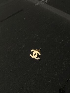 Chanel Gold Tone CC Logo Stud Earring - Gold